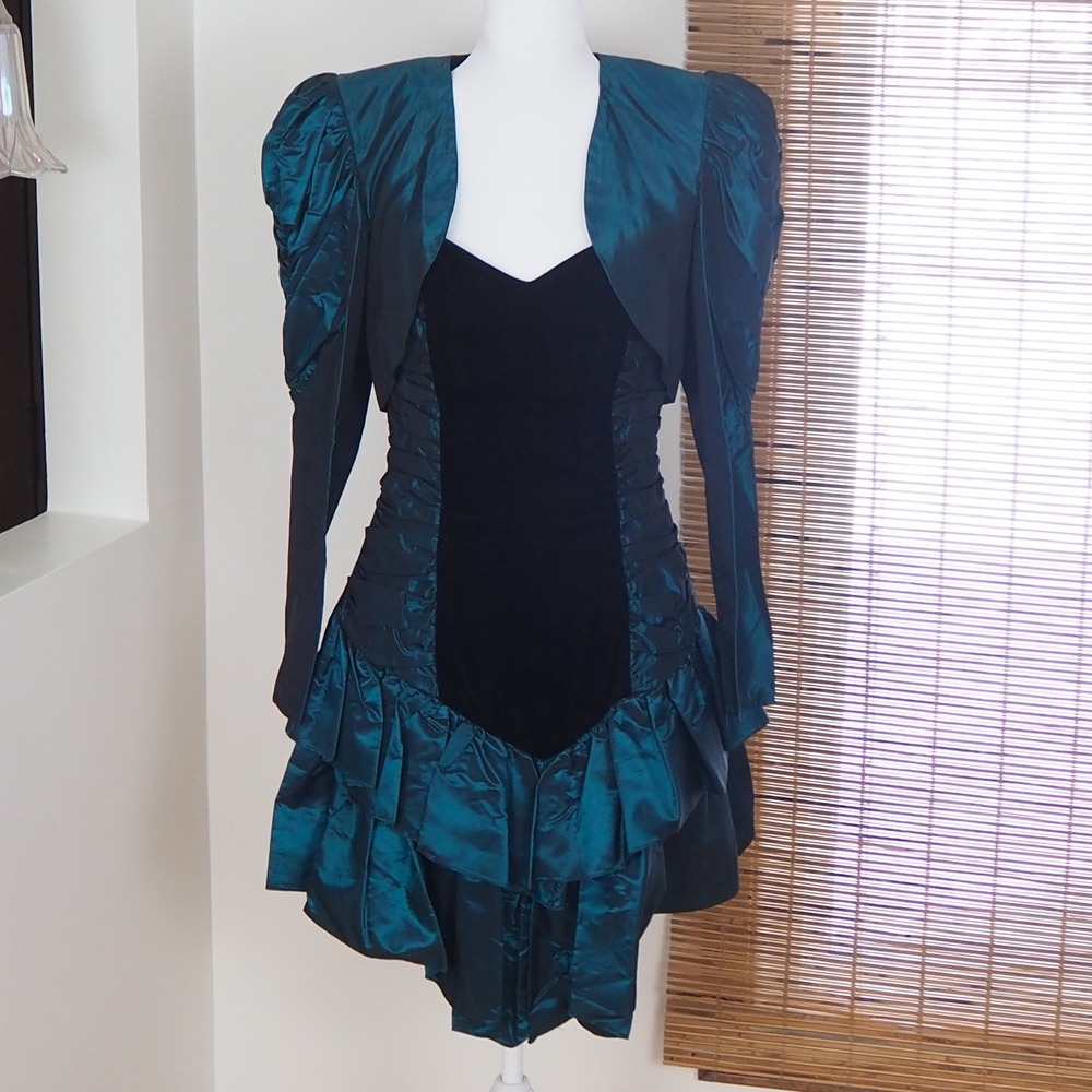 VTG 80's Prom‎ Dress Basque Waist Tiered Taffeta Skirt Velvet Bodice Sz 7